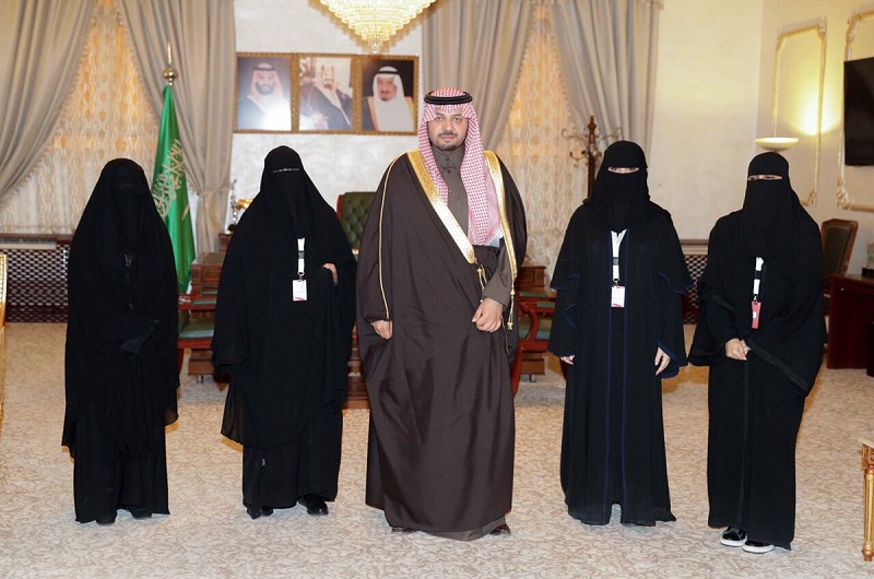 سمو أمير المنطقة يستقبل مديرة مركز الكوثر للاستشارات التربوية التعليمية