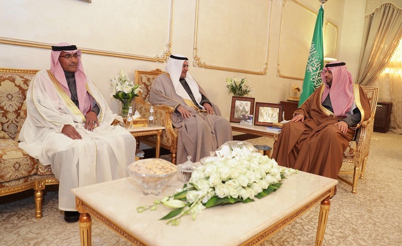 أمير الحدود الشمالية : أهمية التفاعل مع ملاحظات المواطنين والوقوف على متطلباتهم ميدانياً، بالتنسيق مع الأمانة لمعالجة كافة الملاحظات البلدية .