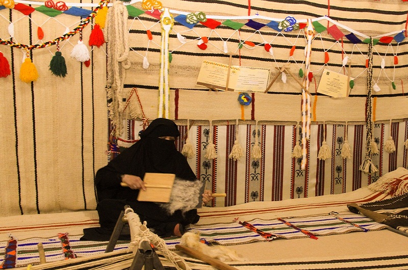 السمن والدبس والملابس الشعبية والمنسوجات أبرز المبيعات في السوق الشمالية