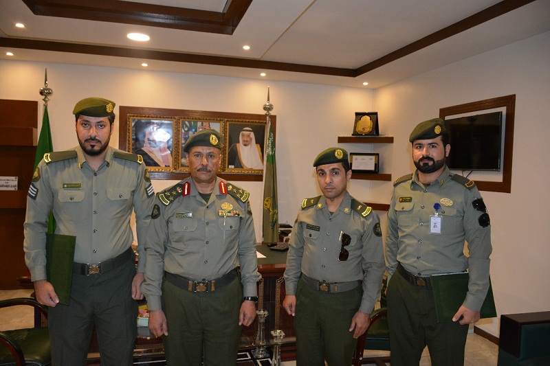 مدير جوازات الشمالية يكرم عدد من افراد جوازات مطار عرعر