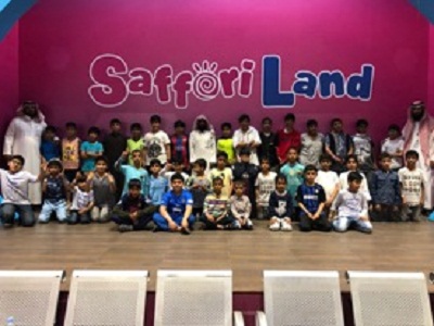 52 يتيما بجمعية أيتام عرعريقضون يوما ترفيهياً في مجمع عرعر مول