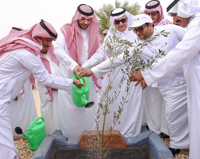 الأمير فيصل بن خالد يدشن حملة غرس 200 ألف شجرة بمنطقة الحدود الشمالية