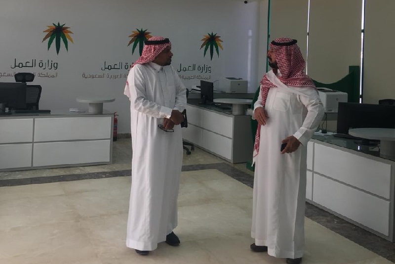 مدير العمل والتنمية بالشمالية يتفقد مكتب عمل والضمان الاجتماعي بطريف