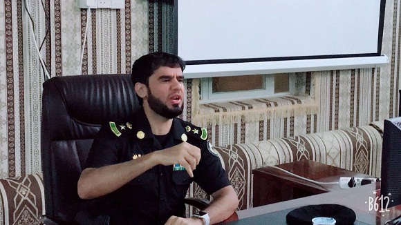 المقدم رابح شليويح يقدم محاضرة توعوية في دار الملاحظة الاجتماعية