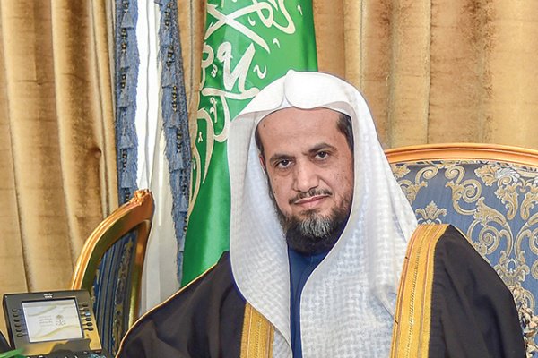 توجيه فوري من النائب العام بمعاملة المحاميات كالمحامين