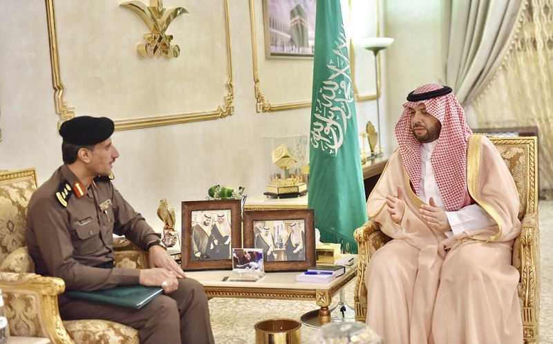 أمير الحدود الشمالية يطلع على الاستعدادات الكفيلة لتمكين المرور من القيام بمهامه عند البدء بقيادة المرأة