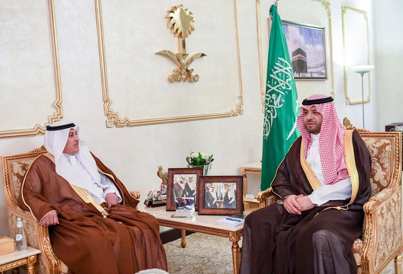 أمير الحدود الشمالية : أهمية تمكين أبناء وبنات الوطن من فرص العمل والعناية بالشباب كمحور رئيسي