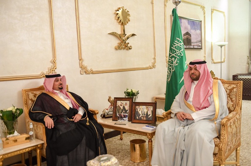 أمير الحدود الشمالية يلتقي مدير فرع ديوان المراقبة العامة بالمنطقة