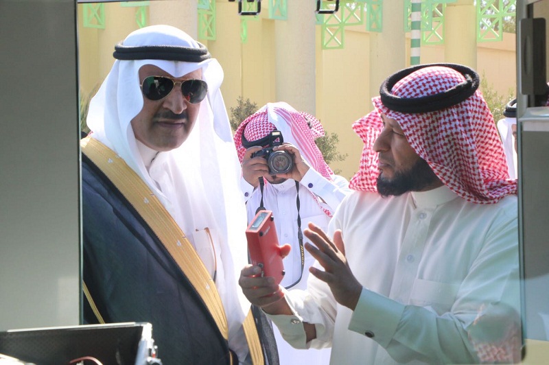 تدشين أول سيارة مختبر متنقل بطريف