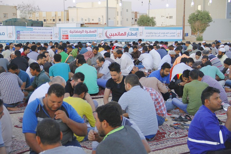 تفطير 3300 صائم يومياً في مشروع إفطار الصائمين لهذا العام 1439 هـ