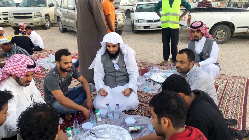 الشيخ فهد بن حمود الضبيان : « مشروع إفطار الصائمين أكبر تجسيد للتلاحم الاجتماعي والأخوة الاسلامية »