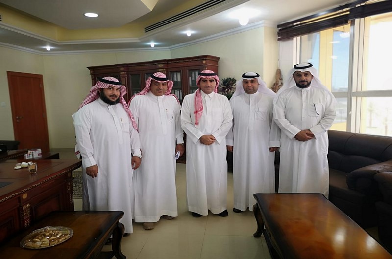 عدد من أعضاء المجلس البلدي يقومون بزيارة لأمانة المنطقة