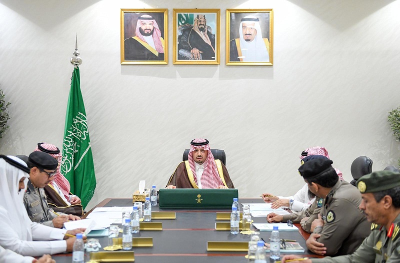 أمير منطقة الحدود الشمالية يرأس اجتماع القطاعات الأمنية الأعضاء في لجنة الحج
