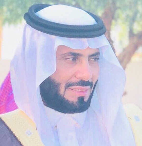 مودعاً زملائه في البلدية