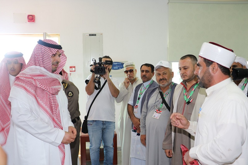 بالصور..أمير الحدود الشمالية يستقبل الدفعة الأولى من حجاج جمهورية العراق الشقيقة