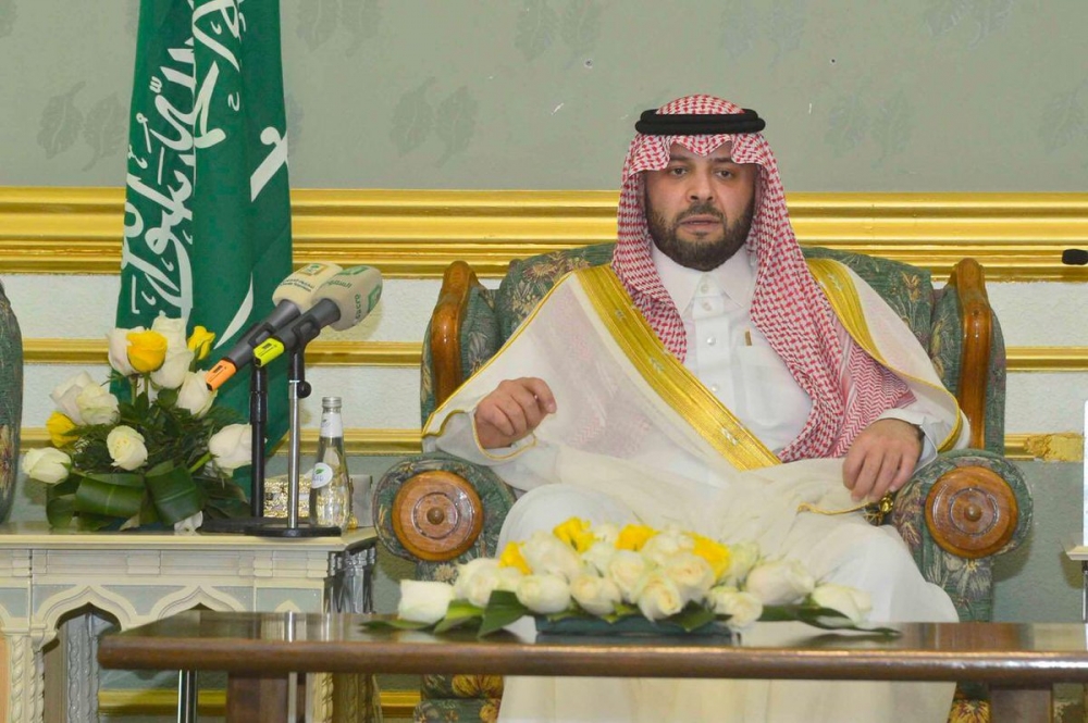 أمير الحدود الشمالية يهنئ القيادة بعيد الأضحى المبارك ويستقبل المهنئين