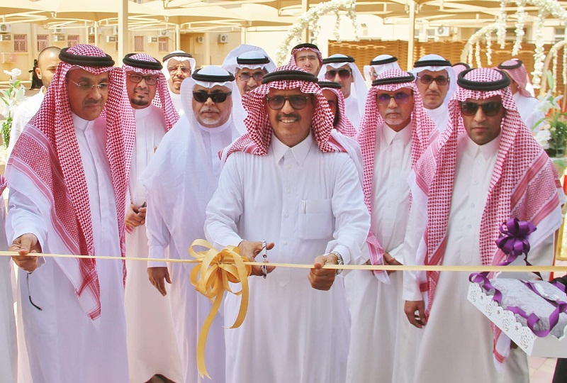 مدير جامعة الحدود الشمالية يفتتح مبنى كلية إدارة الأعمال للبنات بعرعر