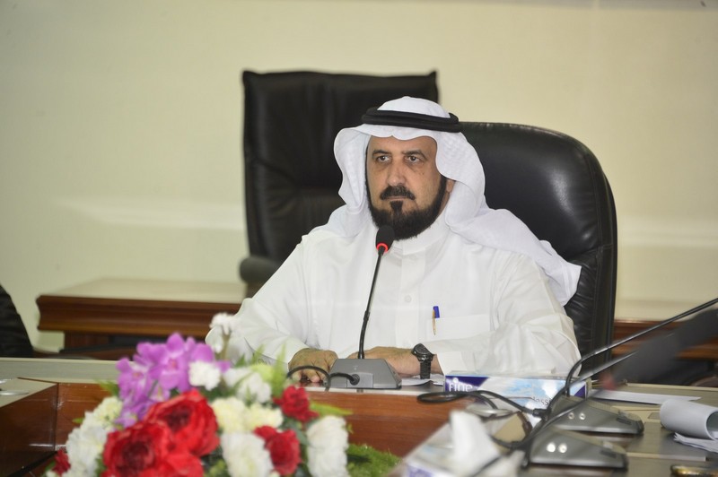 القريشي يرأس لجنة الاستعداد لبداية العام الدارسي و جاهزية المدارس بالحدود الشمالية