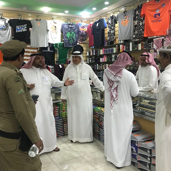 فرع العمل والتنمية بالشمالية ينفذ جولات تفتيشية للتأكد من قرارات التوطين