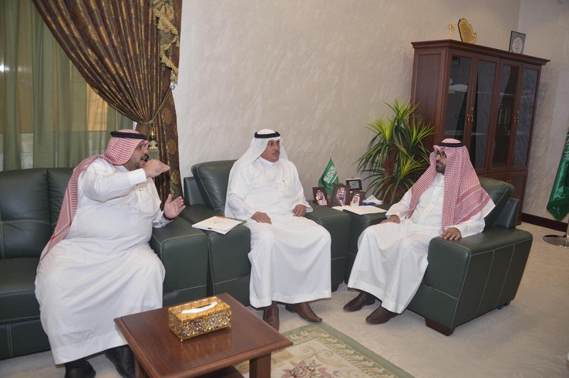 وكيل إمارة الحدود الشمالية يلتقي مدير عام وزارة العمل والتنمية الاجتماعية في المنطقة