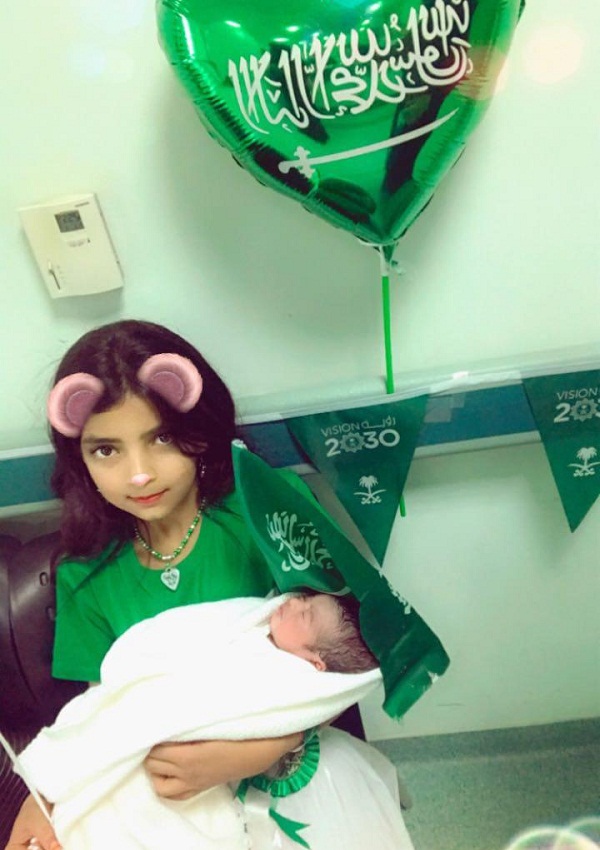 مواطنة ترزق بمولوده باليوم الوطني وتطلق عليها اسم