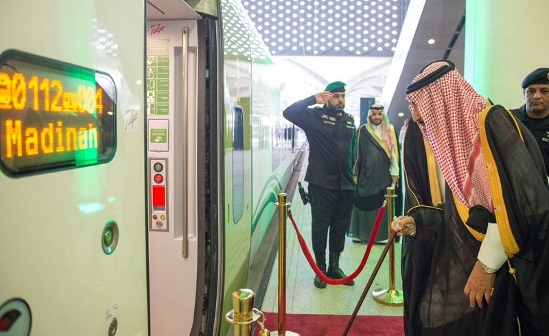 الملك يدشن مشروع قطار الحرمين لنقل الحجاج والمعتمرين
