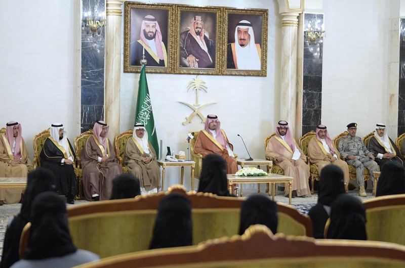 أمير منطقة الحدود الشمالية يستقبل المشاركين في أعمال حج هذا العام