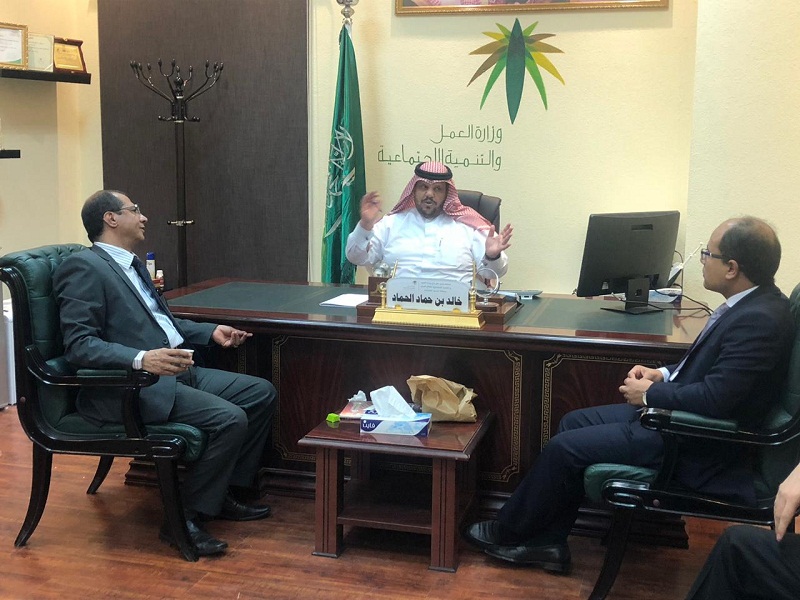 مساعد مدير عام فرع العمل بالشمالية يستقبل القنصل المصري