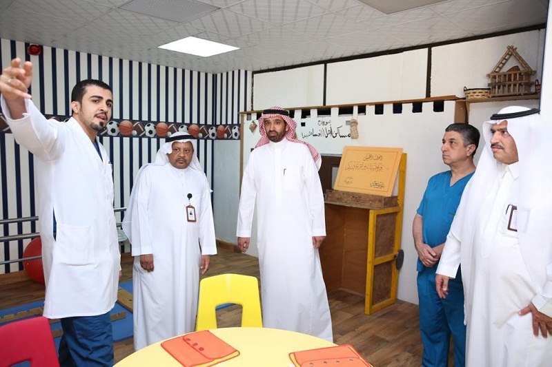 وزير العمل والتنمية الاجتماعية يقف ميدانيا على فروع الوزارة والدور الإيوائية بمحافظة الأحساء