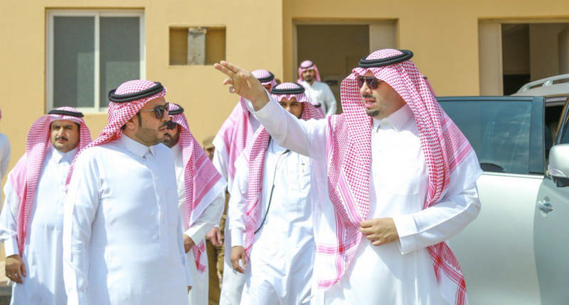 أمير الحدود الشمالية يقف على مشروع سوق الماشية الجديد بمدينة عرعر