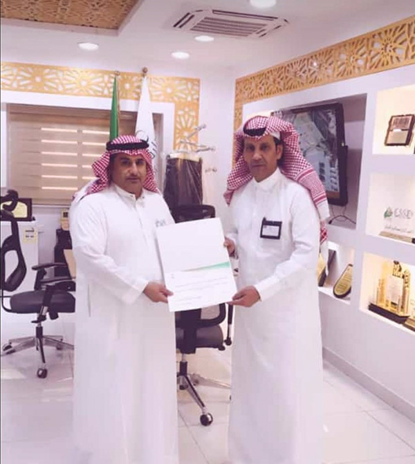 مدير الشؤون الصحية بالشمالية يكرم الأستاذ منصور شايم لتميزه بعمله