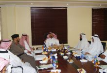 مدير عام المجالس البلدية يجتمع باللجنة المحلية بعرعر