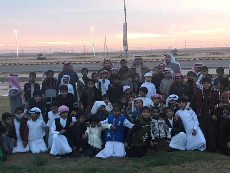 ملحقه معن بن زائدة الإبتدائية بعرعر تشارك بفعالية باستقبال خادم الحرمين الشريفين