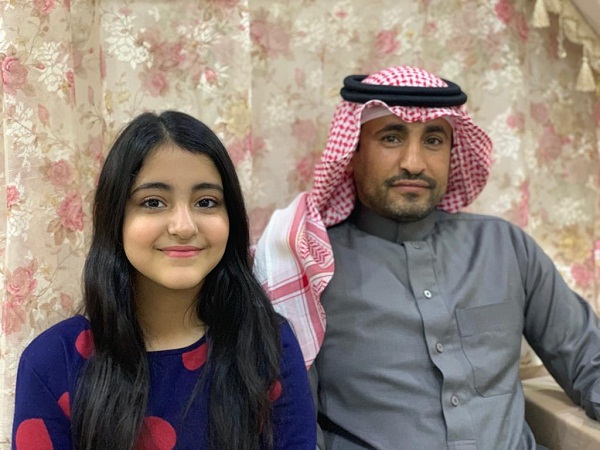 عرعر اليوم تزور الطفلة سما ووالدها بمنزلهم .. طفلة عرعر سما تعانق سما الإبداع أمام خادم الحرمين الشريفين