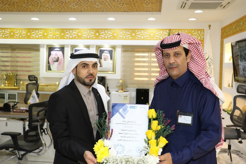 منسوبي جمعية جستر بالشمالية يقدمون العضوية الشرفية لمدير الشؤون الصحية