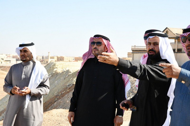 بالصور: أمين الحدود الشمالية يقوم بجولة على بعض الأحياء والمرافق العامة بمدينة عرعر