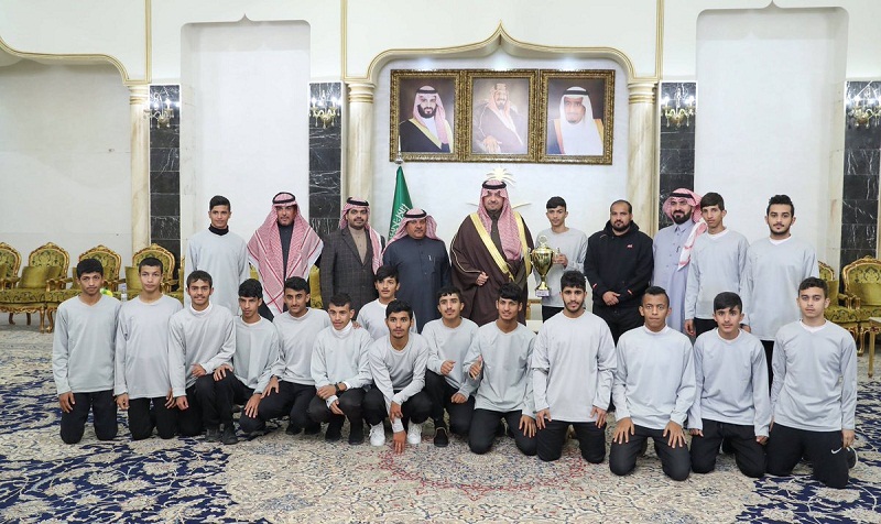 أمير منطقة الحدود الشمالية يستقبل فريق درجة الشباب بنادي الوعد بمناسبة تأهله لدوري الدرجة الأولى