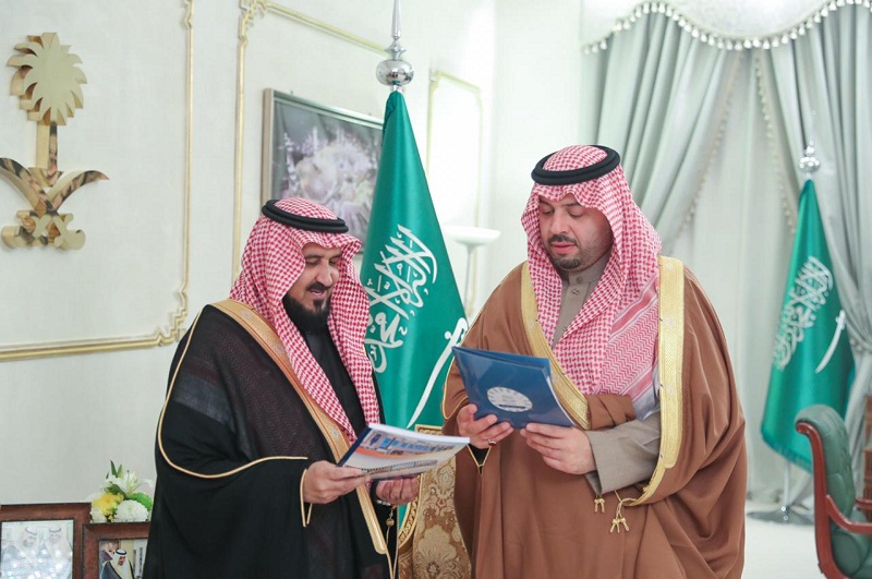 أمير الحدود الشمالية يتسلم تقريراً عن نهاية اختبارات الفصل الأول بمدارس المنطقة