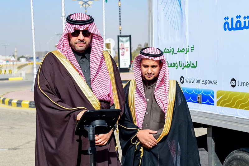 أمير الحدود الشمالية يدشن مشروع محطة قياس جودة الهواء المتنقلة في المنطقة