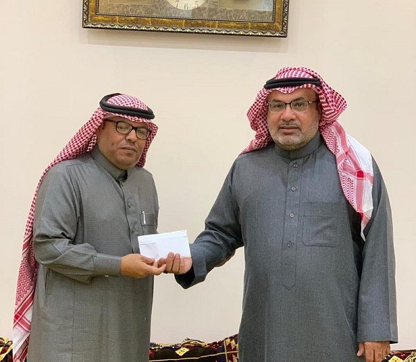 الأستاذ هليل الحجيفي يتكفل برواتب العاملين بنادي عرعر لهذا الشهر .. والمجلس البلدي يقدم دعماً بعشرة الآف ريال