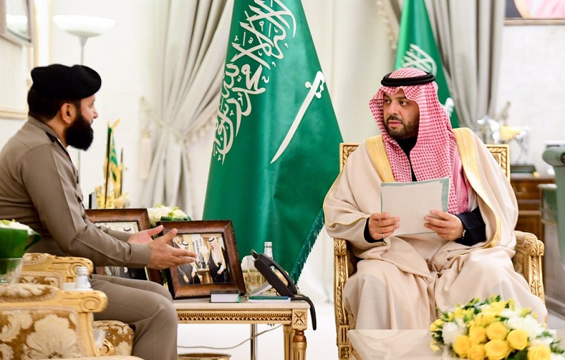 أمير منطقة الحدود الشمالية يدشن الأجهزة الذاتية الإلكترونية التي تقدم للنزلاء في سجون المنطقة