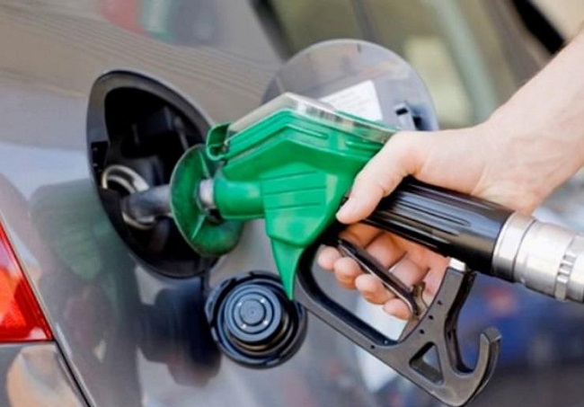 أرامكو تعلن مراجعة أسعار البنزين.. تخفيض سعر بنزين 95