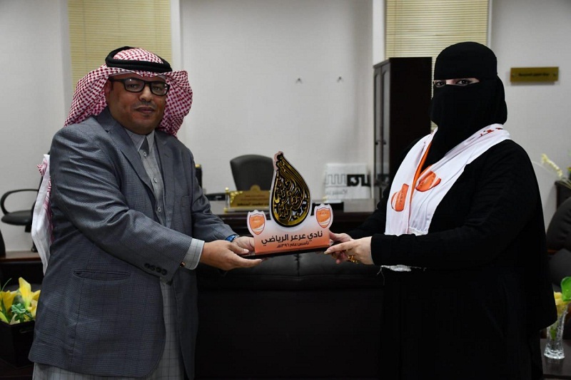 سناء الملحم أول عضوة شرف بنادي عرعر وأندية الدرجة الثانية