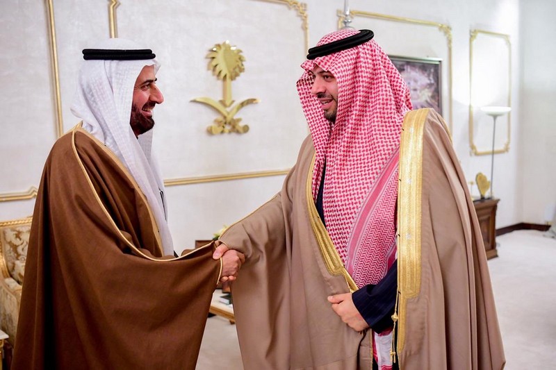 أمير منطقة الحدود الشمالية يستقبل وزير الصحة