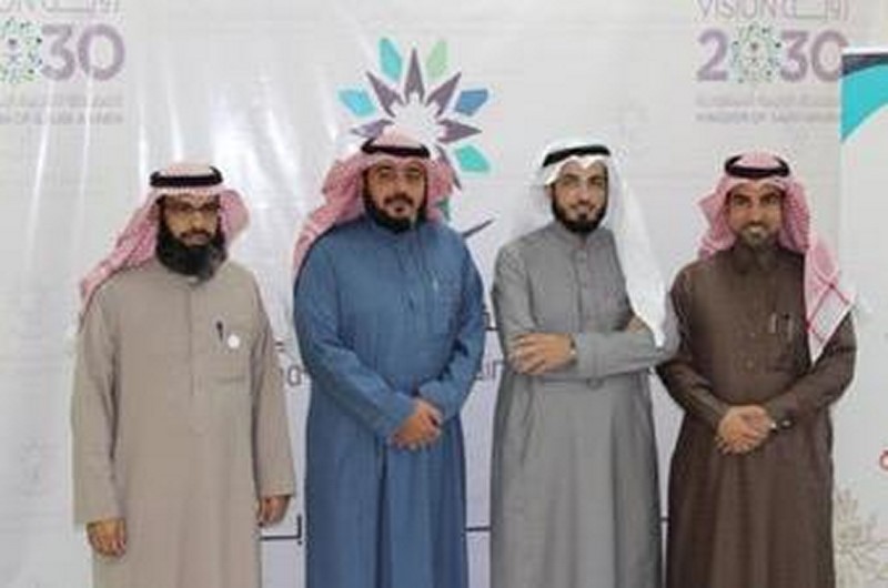 مدير إدارة التدريب الأهلي بالمنطقة يسلم عدد من المدربين رخصة مدرب معتمد