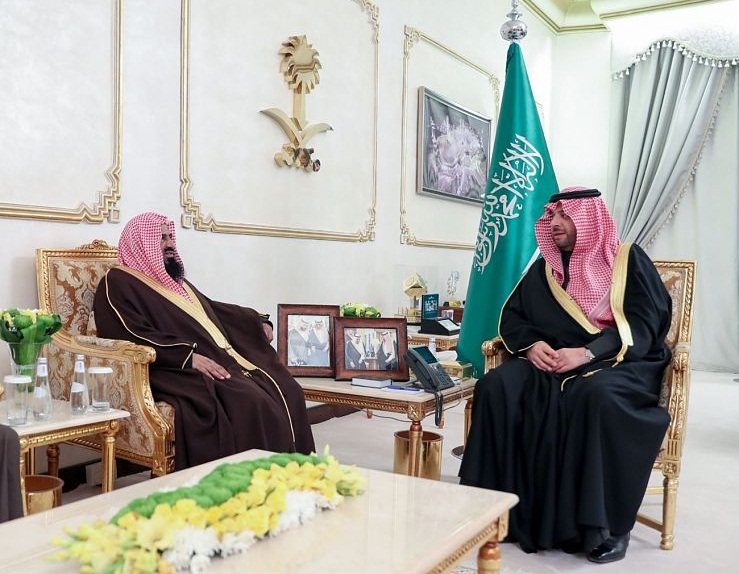 أمير منطقة الحدود الشمالية يستقبل عضو هيئة كبار العلماء الدكتور البصيلي