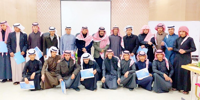 اختتام الدورة الأدبية التدريبية في الشعرالفصيح بجمعية الثقافة والفنون بمنطقة الحدودالشمالية