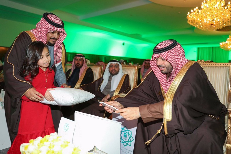 أمير منطقة الحدود الشمالية يدشن معرض المشروعات التنموية والبلدية والخدمية في محافظة رفحاء