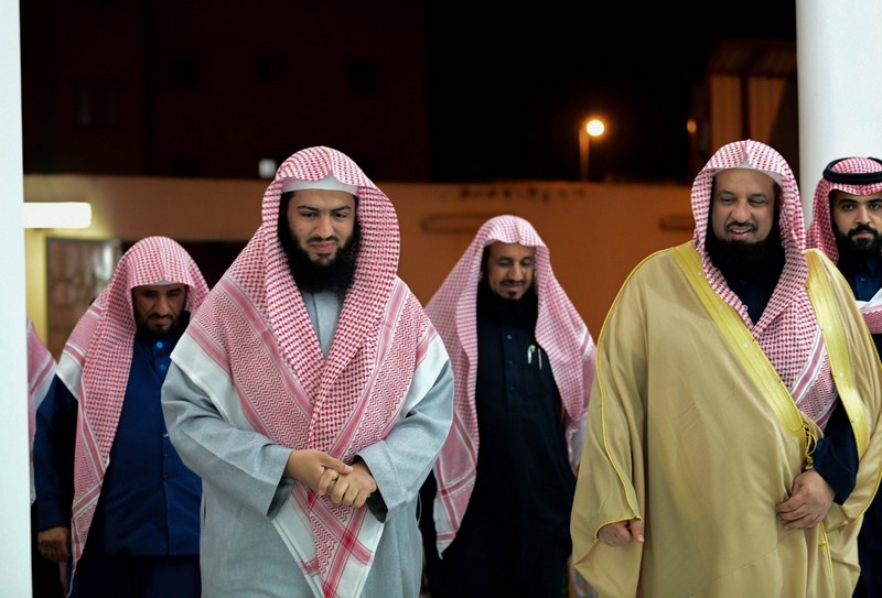 معالي رئيس هيئة الأمر بالمعروف يزور الشيخ الدكتور الجنيدي بمنزله بعرعر