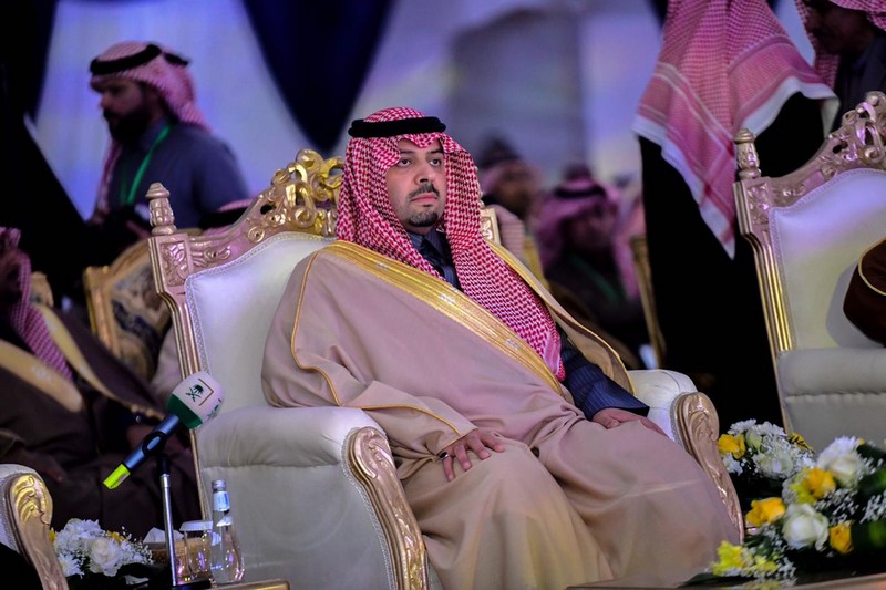 الأمير فيصل بن خالد بن سلطان يفتتح مهرجان الصقور في منطقة الحدود الشمالية
